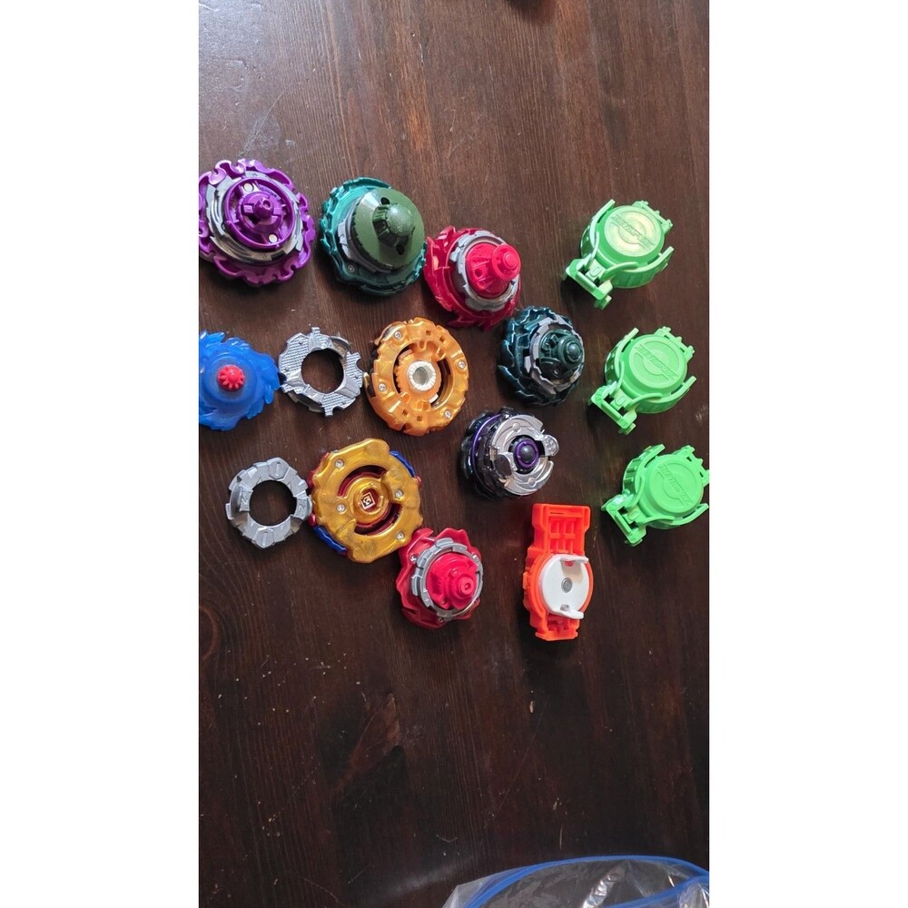 BEYBLADE Lot 🔥 - Picture 3 of 4